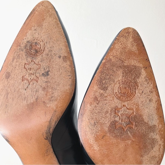 Vintage • Salamander Leather Button Strap Pump in Black - Picture 8 of 9